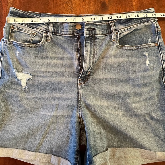 😎A.N.A. Distressed Jean Shorts - Picture 7 of 7